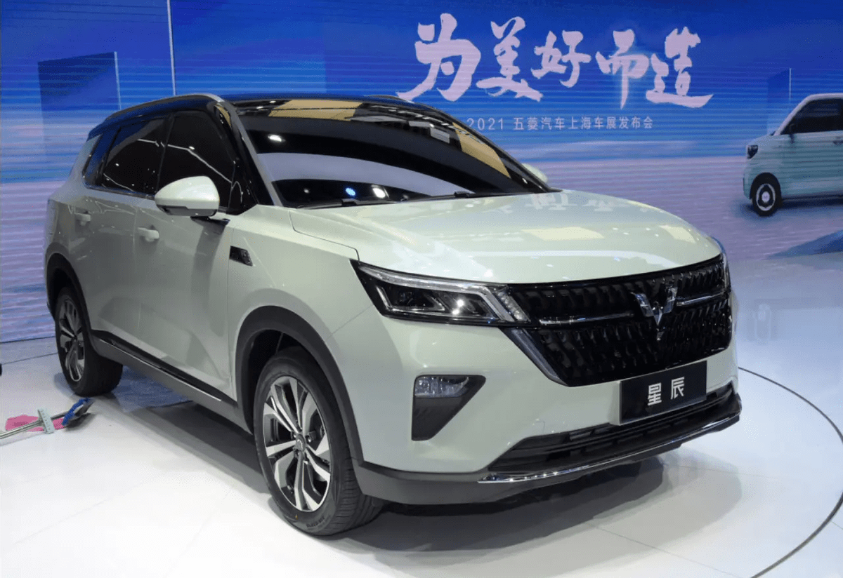 五菱全新suv星辰曝光车身尺寸逼近中型车标准