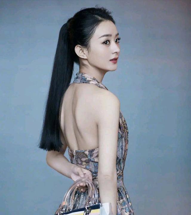 身材|穿好时尚露背礼服,是很考验身材的哦!