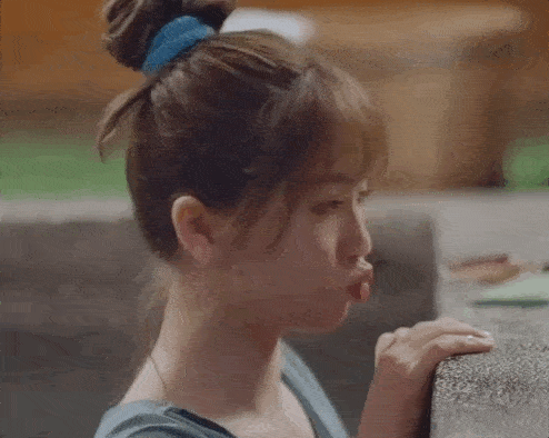 卷发|适合圆脸的4款扎发！减龄又清爽，赶紧学