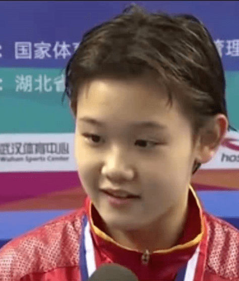身材|奥运冠军张家齐萌化观众！穿露脐背心秀身材，实力不输偶像郭晶晶