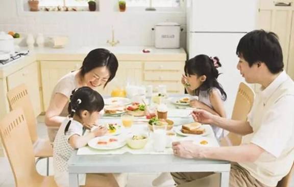 买点|中国式“糊弄”早餐悄然兴起,妈妈们却毫不知情,任由它伤害孩子