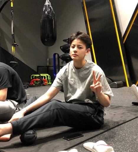 篮球女神杨舒予帅上热搜,看清正面照,网友:快进圈吧!