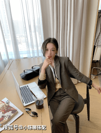 材质|身高不到160,却靠穿搭美成人生赢家,这个博主的3点心机值得学