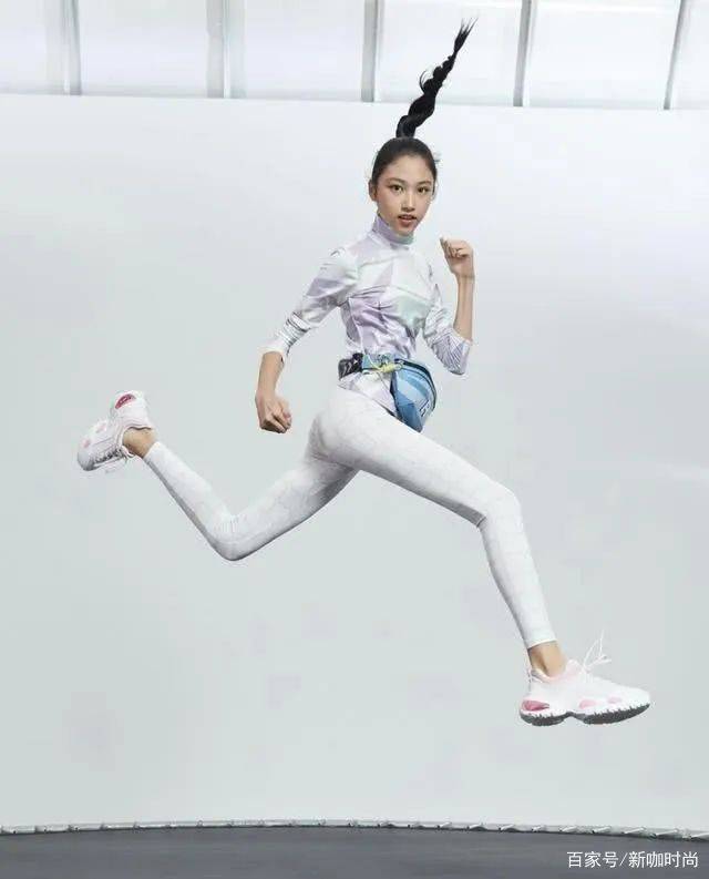 女儿|任达华15岁女儿，穿热裤，这大长腿绝了！