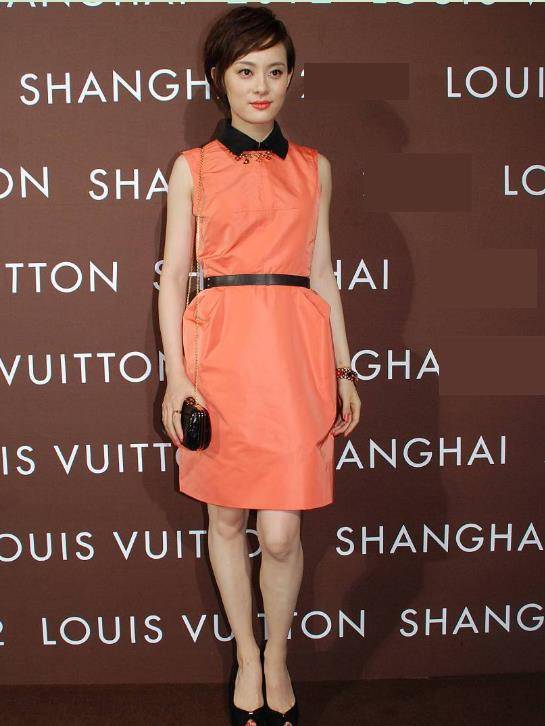 魅力|孙俪“娘娘”范十足，穿紧身裙举止端庄，造型时髦气质更高级了