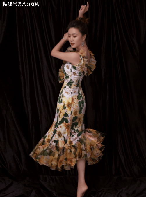 套装|田海蓉可真随意，穿绿色睡衣套装慵懒随性，难掩浑身“贵妇范”