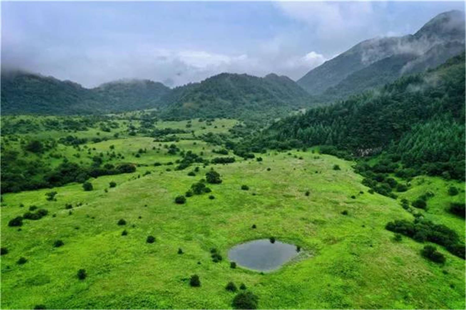 重庆新增一处世界自然遗产，位于湖北交界处，最高海拔超过2000米