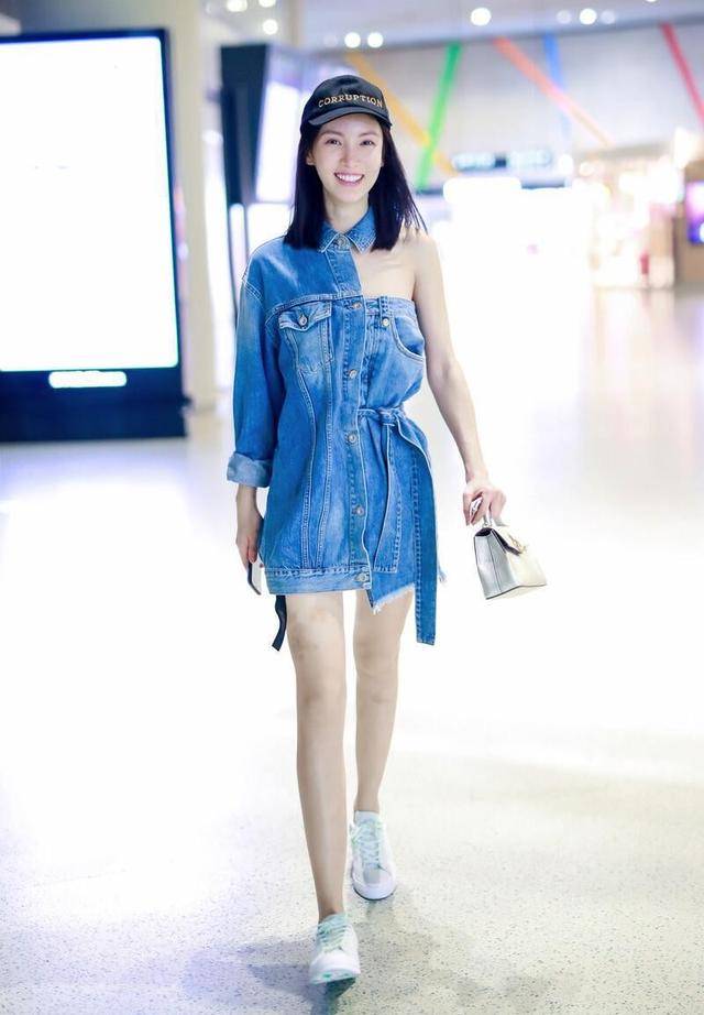 设计|金晨比例真好，小脑袋配骨感曲线，穿牛仔装气质阳光又少女