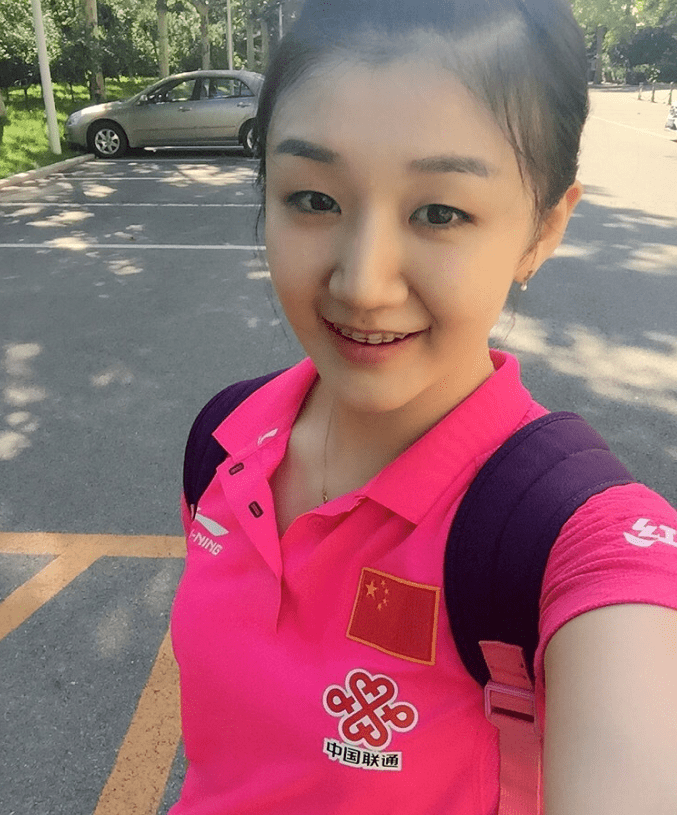 颜色|陈梦翻盘挺进四强,虽然是黄晓明的表妹,但私下看着还是个小女孩