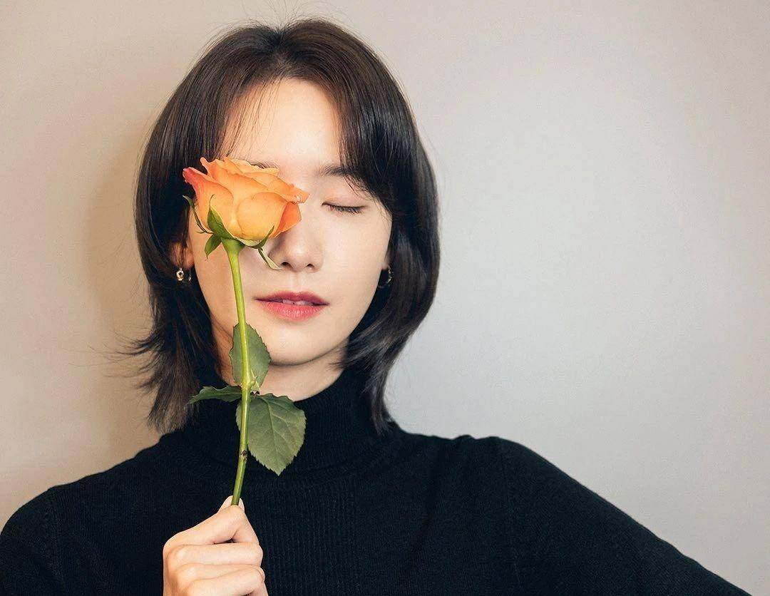 发型|女人别总扎“低马尾”，今年流行这3种发型，杨幂、迪丽热巴早安排了！