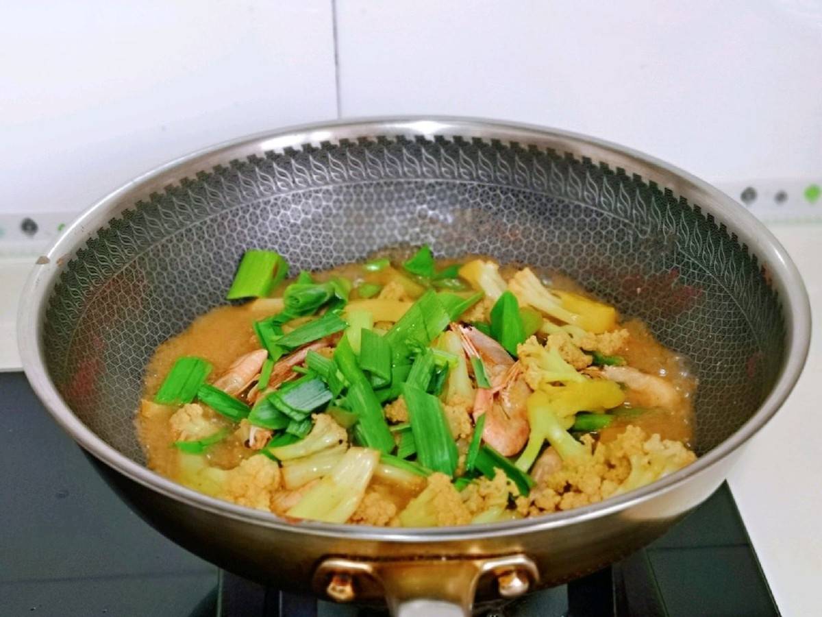 北极|家常干锅花菜，简单好操作，鲜美又下饭，给肉都不换