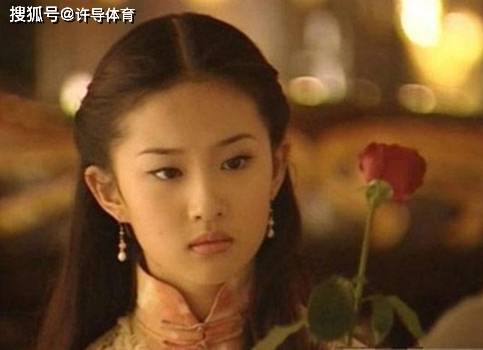 民国|同是穿旗袍：陈紫函有女人味，郑爽清纯，看到陈数我倾慕了！