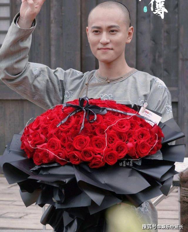 演技|秦俊杰新剧《飞狐外传》杀青，女主是《变成你的那一天》里的她！