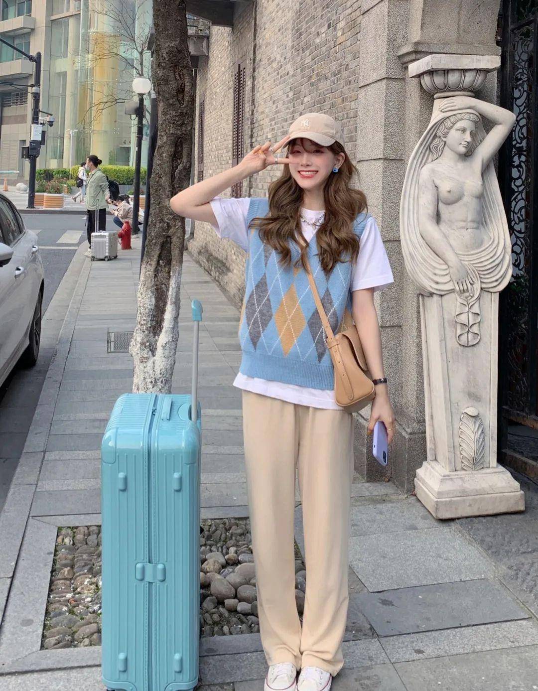 视觉|别再穿一身黑了!今夏爆火的“初恋色”简直美哭!