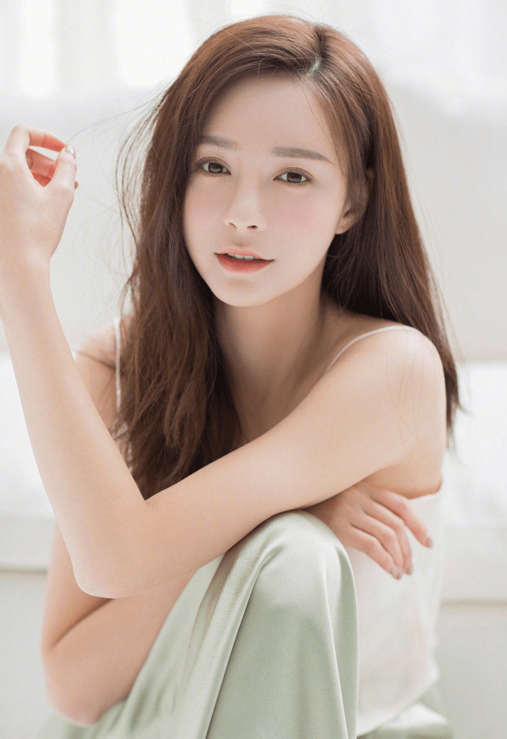 假发|女明星为了扮美也不容易，假发假脸还有“假皮肤”，网友：太狠了