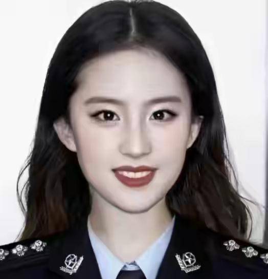 杨颖|明星穿制服有多好看？躲过王一博，逃过杨幂，却被杨颖缠住了