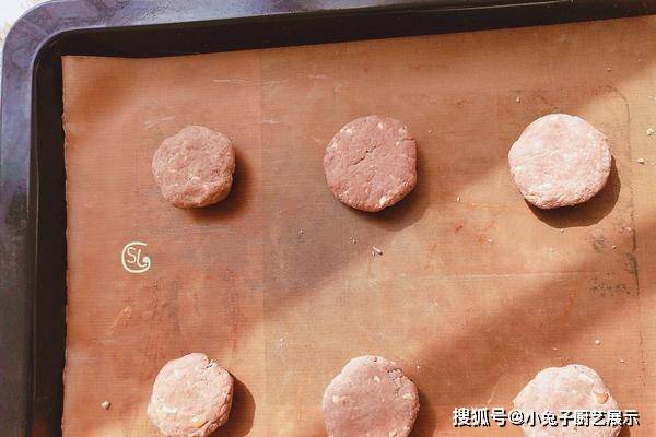 做法|巧克力中加一碗面粉,没想到那么好吃,吃一次就念念不忘