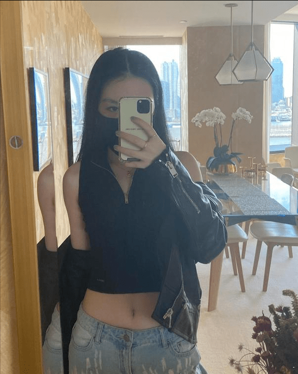手表|李咏19岁女儿打扮成熟！穿吊带裙秀性感身材，戴12万手表高调炫富