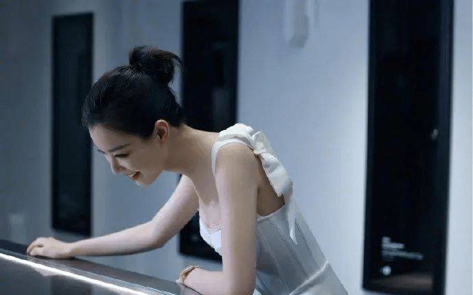 乐枫|邓伦新剧开拍，搭档倪妮上演“跨时空”相恋，男女配角未来可期！