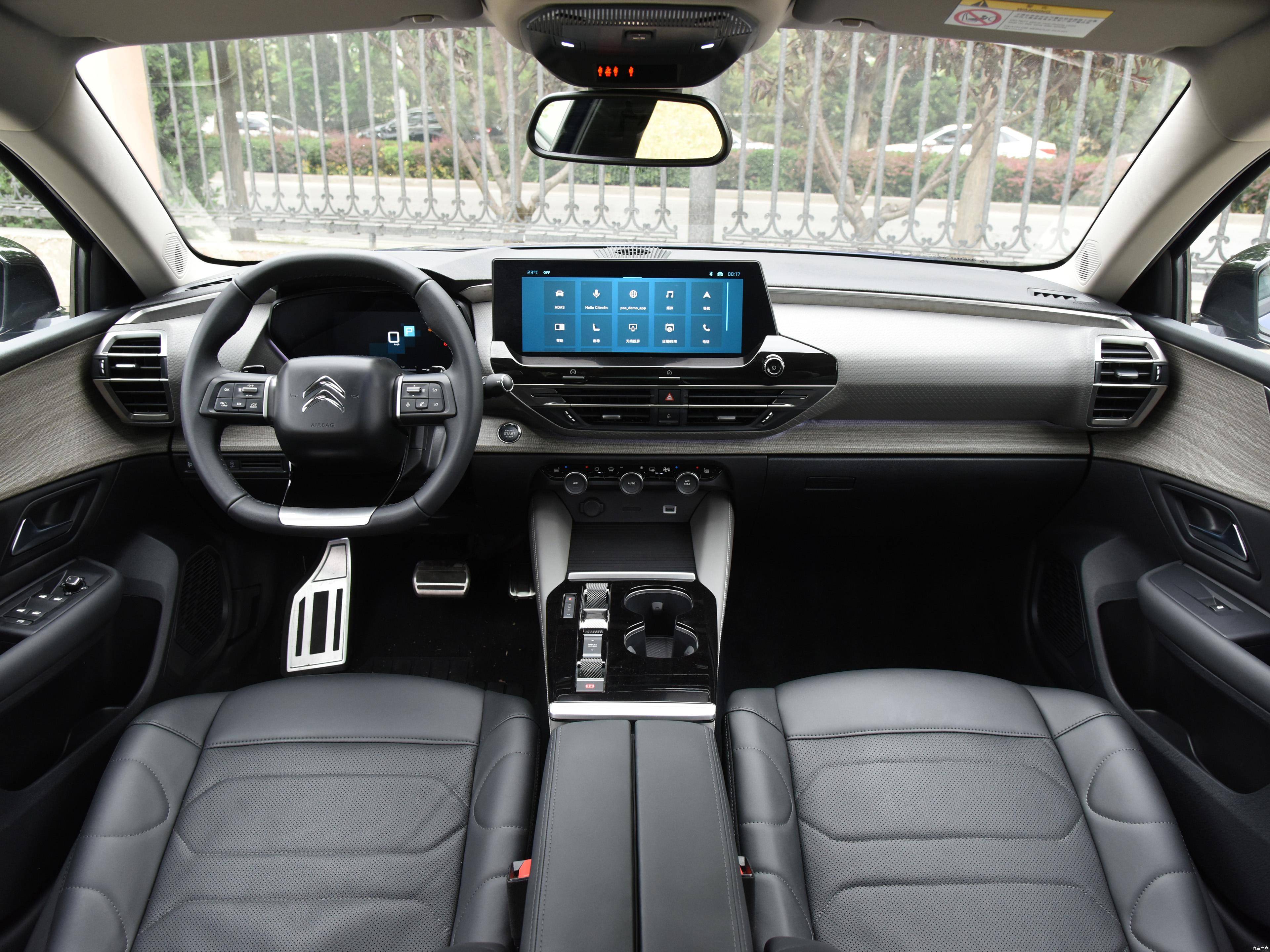 雪铁龙凡尔赛c5x家用值得买吗空间够用吗