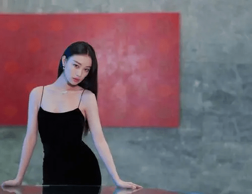 乐枫|邓伦新剧开拍，搭档倪妮上演“跨时空”相恋，男女配角未来可期！