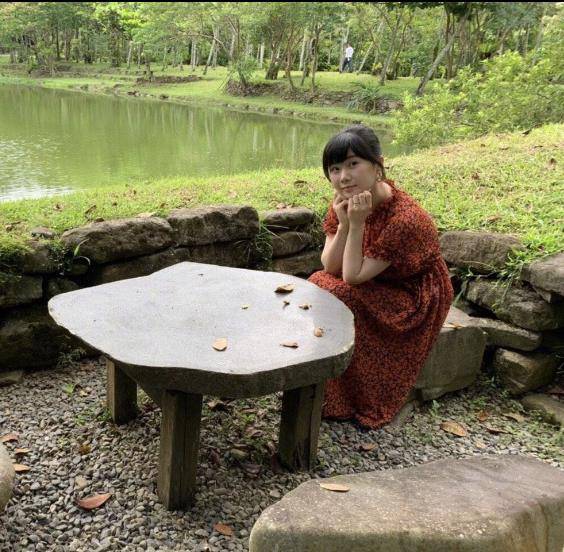 下半身|被福原爱的穿搭圈粉了，拼接裙、碎花裙，高贵有气质