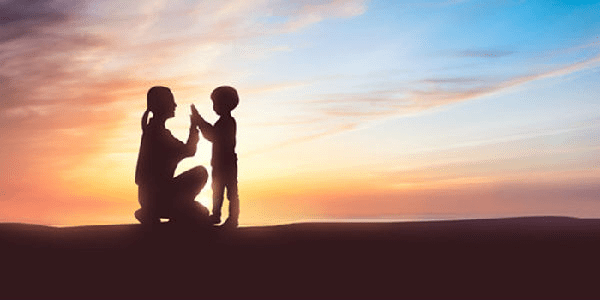 母子俩|为了救患有尿毒症儿子的命，她靠送外卖拼命攒钱！