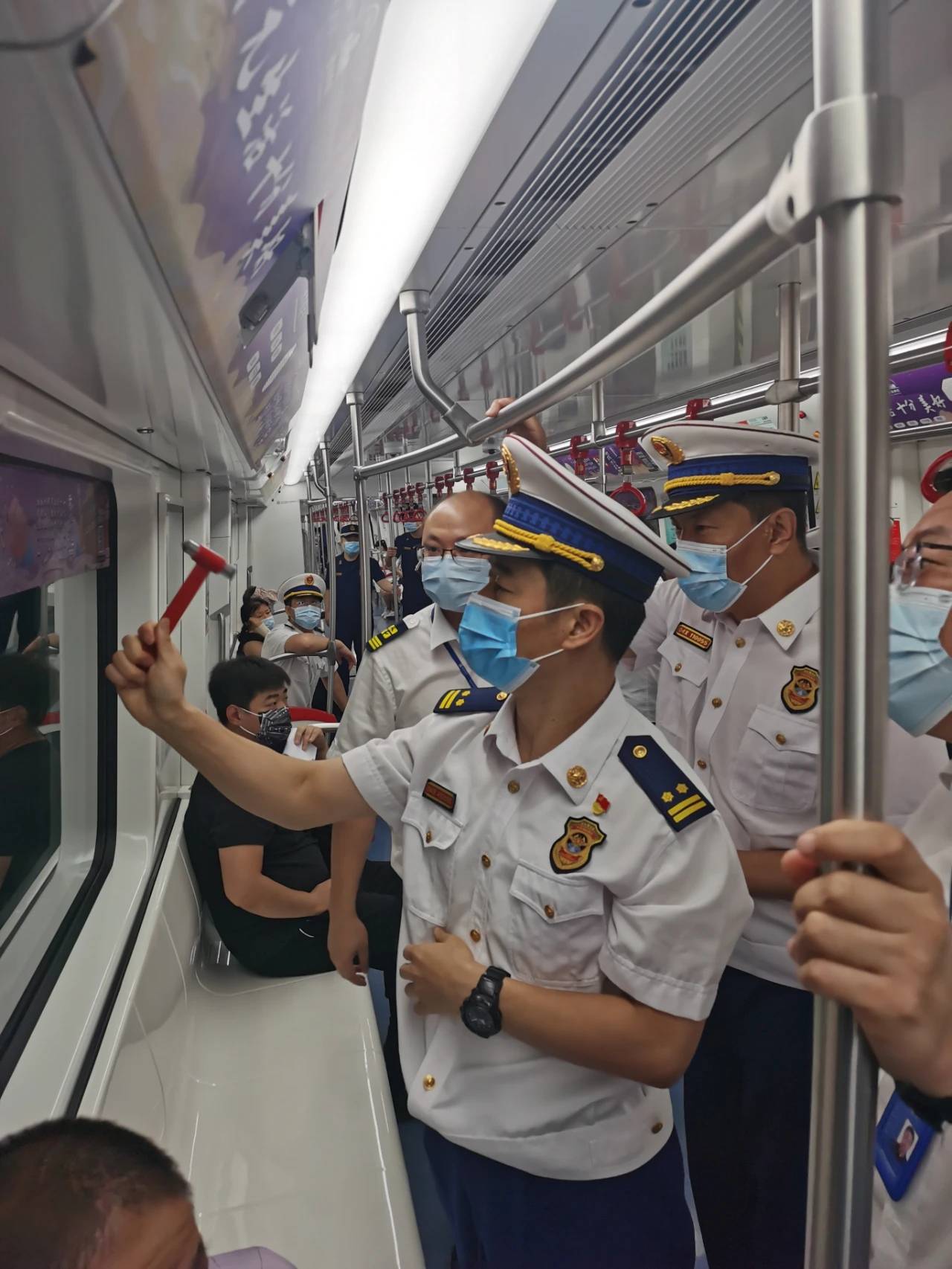 太原消防深入地铁站进行消防安全检查