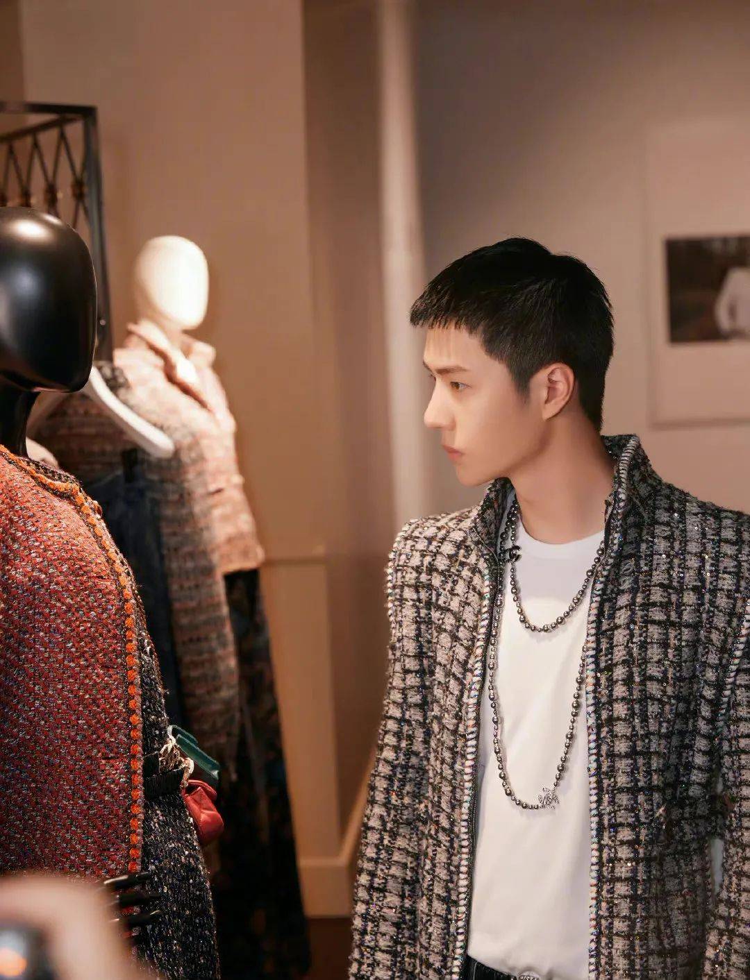 Chanel|大家跟我一起念，“人间香奈儿”王一博！