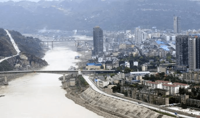 母子俩|为了救患有尿毒症儿子的命，她靠送外卖拼命攒钱！