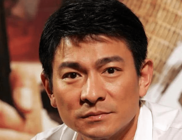 礼物|天王刘德华直播首秀，直播间人气突破一亿，特意关闭礼物打赏功能