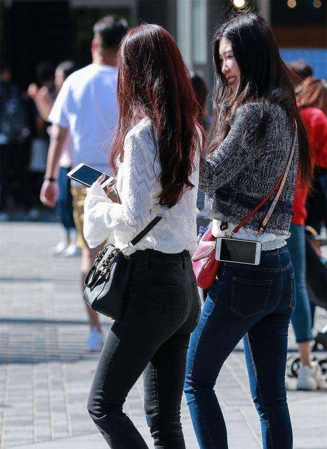 仙女|黑色毛边打底裤搭配驼色银花仙女鞋，简单大方，可以穿出学院风