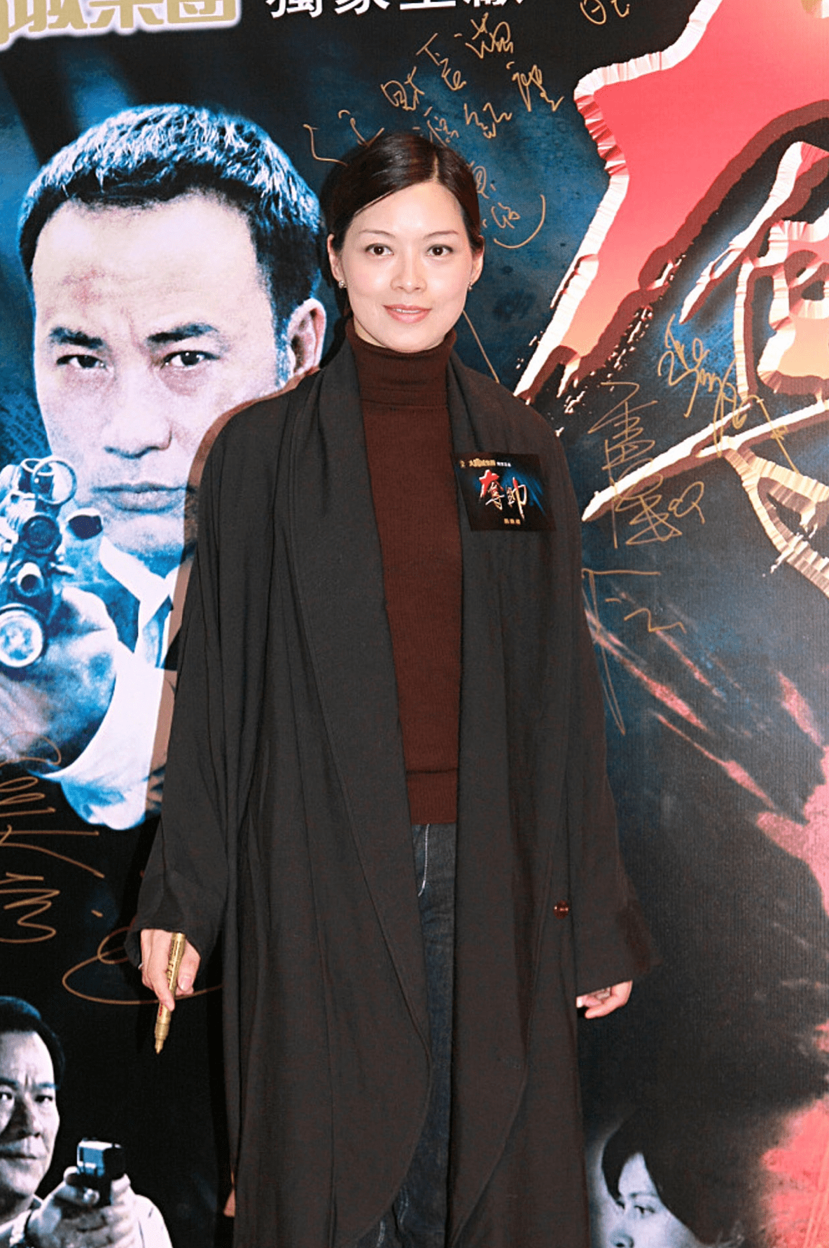 原创54岁刘锦玲晒照庆祝硕士毕业保养得宜气质不减隐居美国不复出