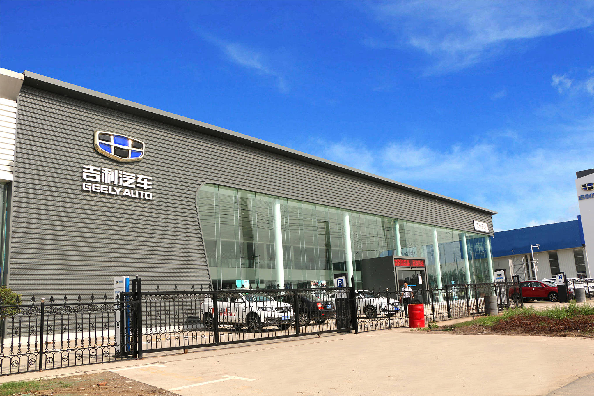 为啥在4s店买车的时候都会主动送车膜?老司机:都是在套路你_搜狐汽车_