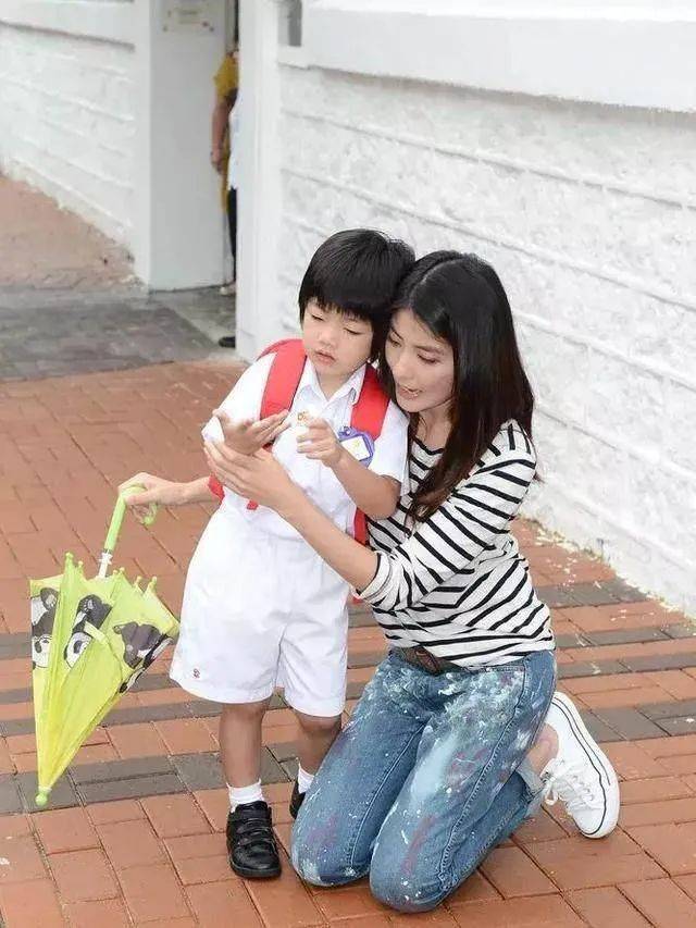 陈慧琳 小亲亲_陈慧琳出道20多年零绯闻 香港乐坛最后一位天后 狗仔队拍不到的艺人