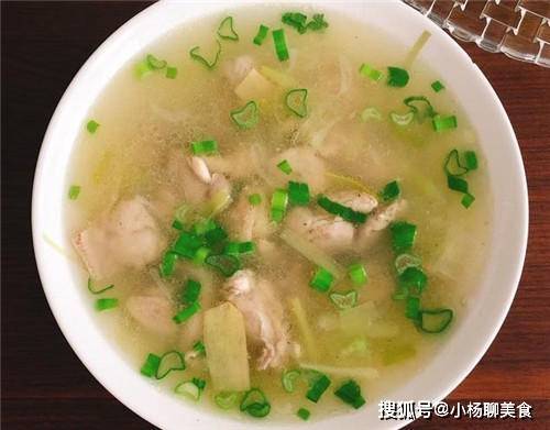 哪些菜适合煮汤 deb1d8452611409b89efde87595c7bac.jpeg