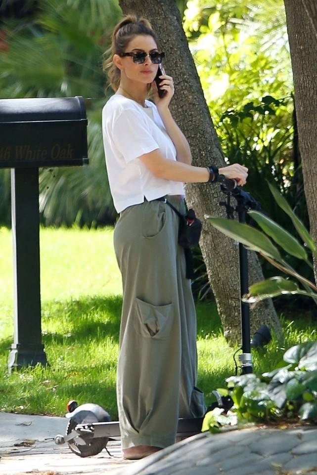 颜色|八月潮色首推军绿色，女生也可以潇洒出街，简单搭配赢得高回头率