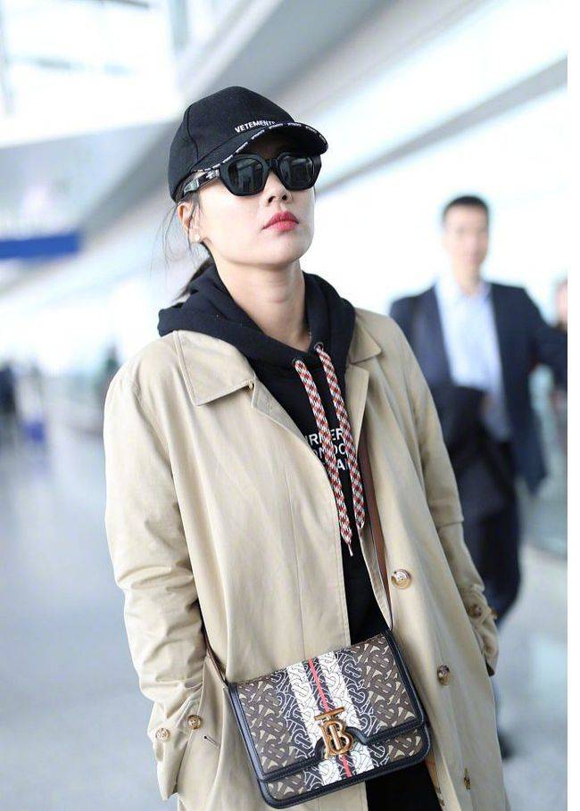 卫衣|马思纯的时尚秋季穿搭