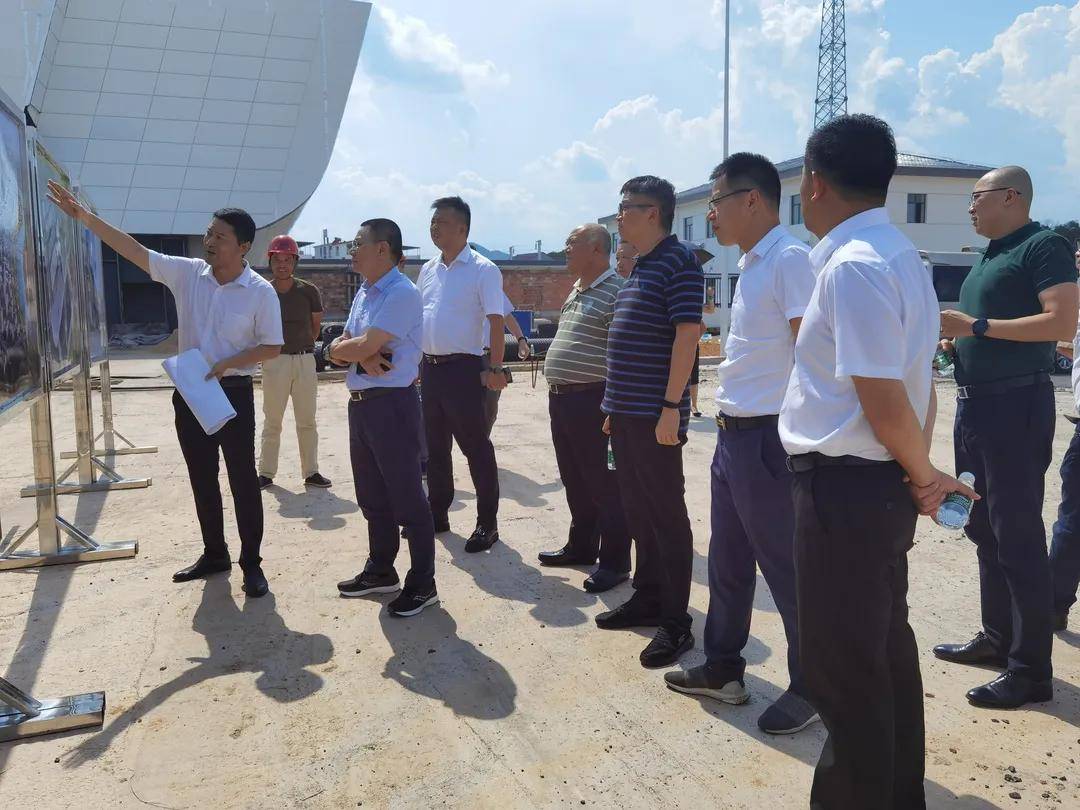 总裁何云武一行到信丰县开展调研工作,拜访县委书记何善锦,副县长