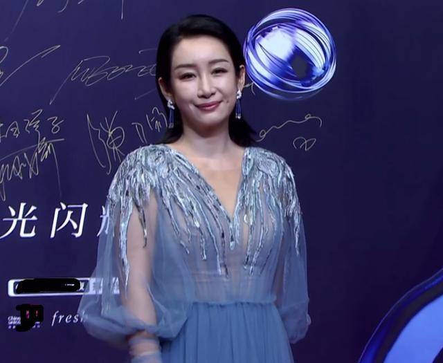 影响|谭松韵礼服没熨平，关晓彤黑眼圈没遮好？她们造型美但被细节扣分