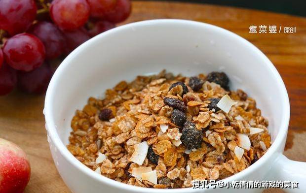 做法|酸奶燕麦的简单做法,比馒头简单,比油条酥香,拌拌就上桌