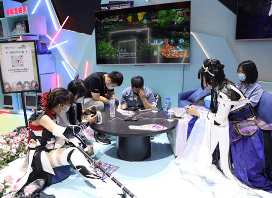 感觉|西山居旗舰力作《剑网3》怀旧服亮相ChinaJoy 首日上线玩家排队如长龙