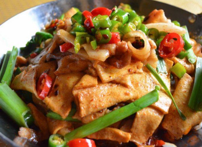 美食|千叶豆腐新做法，不用炒不用煮，又香又辣，咬一口满嘴香，贼过瘾