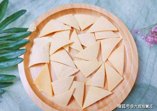 美食|分享4种超简单的小零食，学会再也不用买了，老人孩子都爱吃