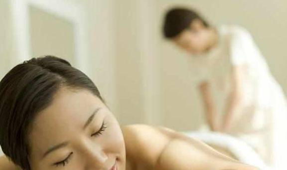 因为|相亲女,“你心疼88块钱的零食,也不用在大街上就拿出来吃吧!”