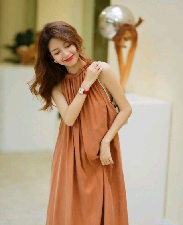 感觉|优雅浪漫的裙装穿搭，可以呈现俏皮甜美的感觉，也可以很有女人味