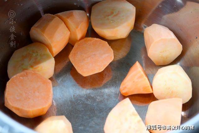 包子|早餐别总是包子馒头,早起半小时熬锅粥,鲜甜爽口,吃了精神满满