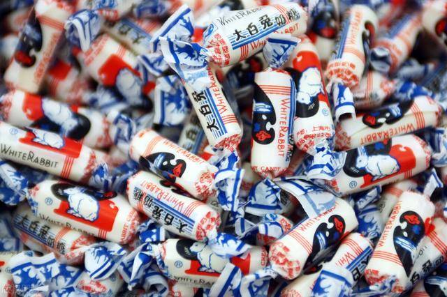 糖水|5款怀旧小零食，“麦乳精”上榜，00后几乎没见过，你都吃过吗？