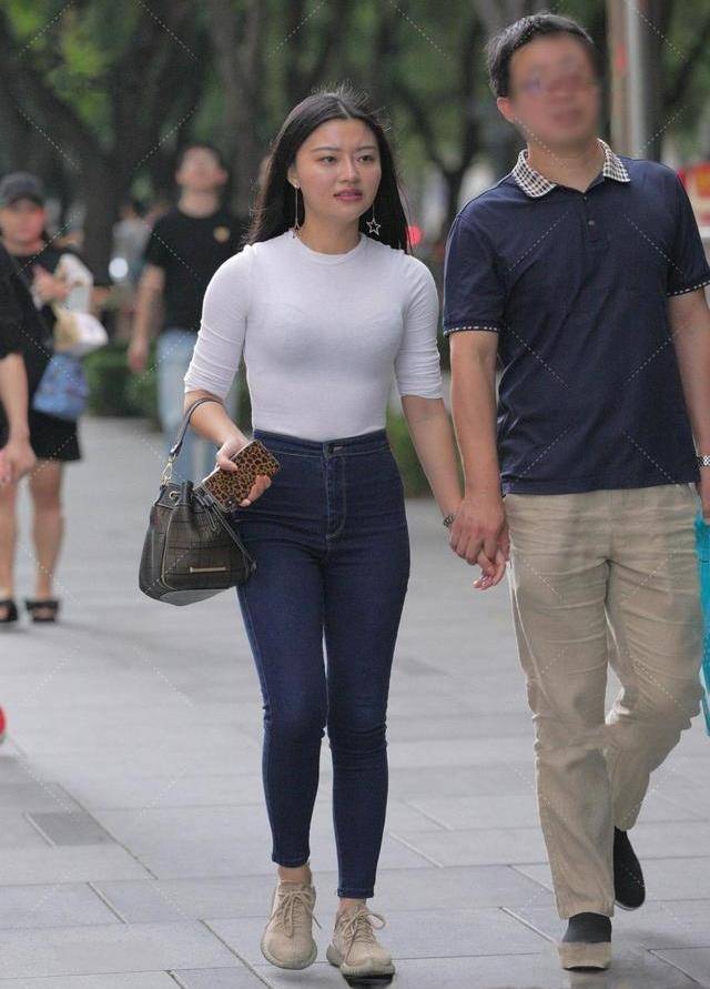 个性|穿着带有美个性的连衣裙让你光彩照人，舒适又有气质，清爽又舒适