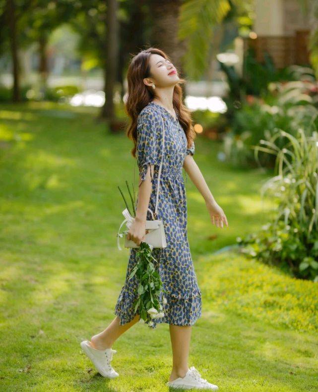 感觉|优雅浪漫的裙装穿搭，可以呈现俏皮甜美的感觉，也可以很有女人味